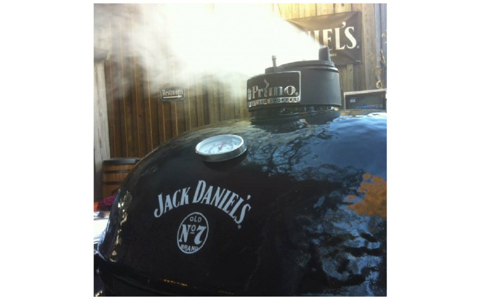 Primo_grill_S.E_1_oval_XL_400_Jack_Daniels_special_edition_Bydnd_keramische_houtskool_barbecue_L.jpg